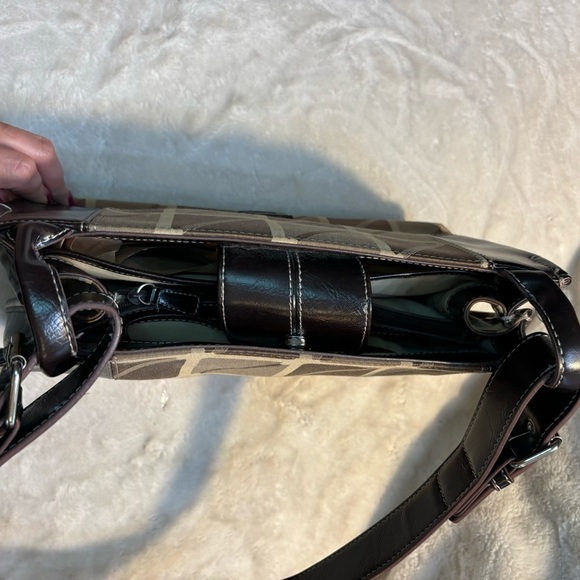 Nine & Co. Shoulder Bag Brown Tan Geometric Silver-Tone Hardware Classic - Picture 10 of 16